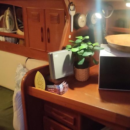 Boat-Apartamento Flotante Cadiz.. La Juanita Arroyo Luaran gambar