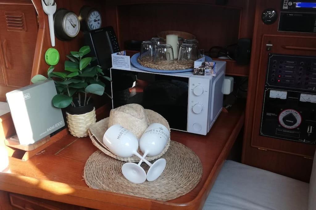Boat-Apartamento Flotante Cadiz.. La Juanita Arroyo Luaran gambar